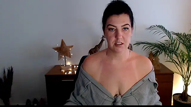 Snapshot of NatiLove35 chatting on 12/07/24, 10:23 NatiLove35 online show from 12/07/24, 10:23