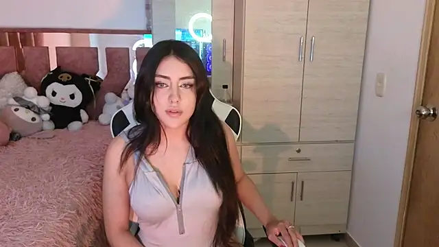 Snapshot of Angel_lusst chatting on 12/26/24, 06:09 Angel lusst online show from 12/26/24, 06:09