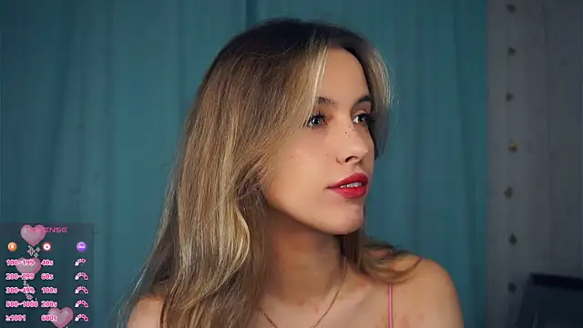 Snapshot of FannyHewson chatting on 10/17/25, 07:49 FannyHewson online show from 10/17/25, 07:49