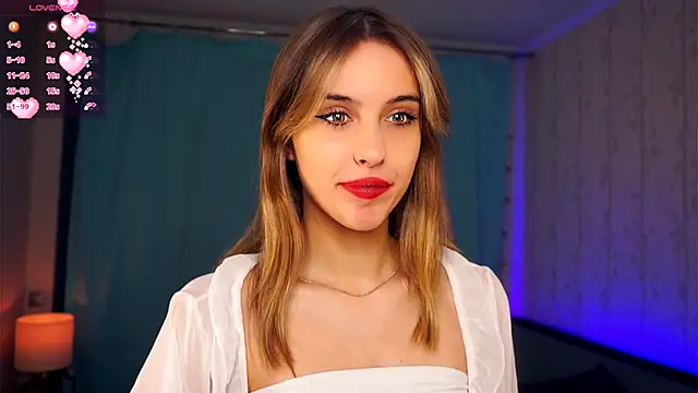 Snapshot of FannyHewson chatting on 11/19/25, 07:58 FannyHewson online show from 11/19/25, 07:58