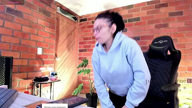 paulinabarnett- online show from 10/24/25, 02:57