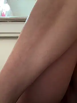 Snapshot of hotNReady6969 chatting on 09/14/25, 03:05 hotNReady6969 online show from 09/14/25, 03:05