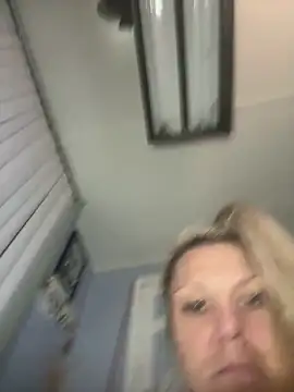 Snapshot of hotNReady6969 chatting on 11/26/25, 08:04 hotNReady6969 online show from 11/26/25, 08:04