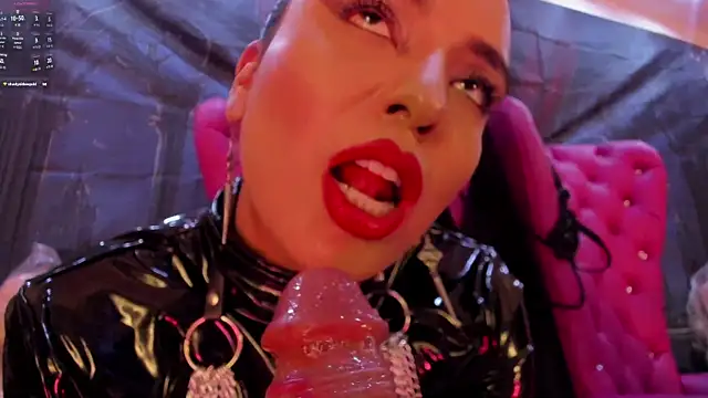 Snapshot of MeliizaQueen chatting on 10/24/25, 12:45 MeliizaQueen online show from 10/24/25, 12:45