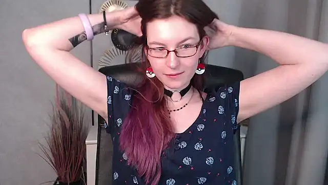 emmaxDelight online show from 12/16/24, 09:35