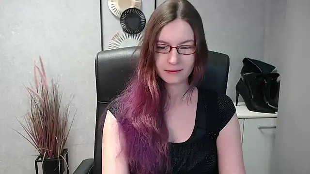 emmaxDelight online show from 02/18/25, 06:37