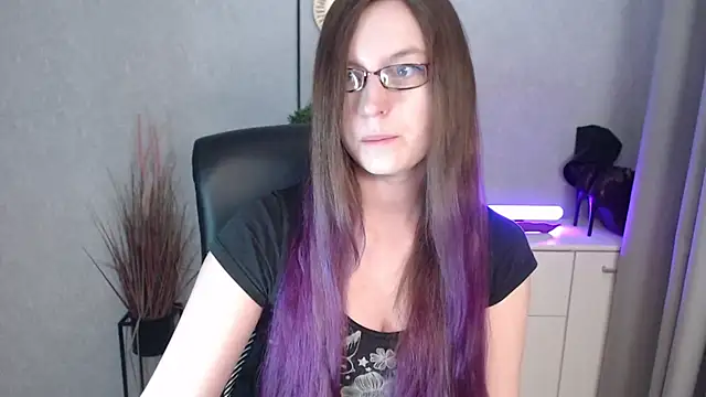 emmaxDelight online show from 11/22/25, 07:07