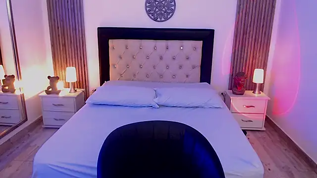 zoe jones13 online show from 10/15/25, 03:39