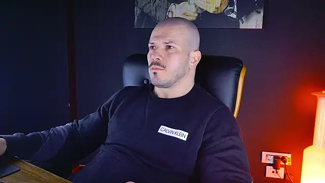 Snapshot of AngeloEric chatting on 01/11/25, 04:25 AngeloEric online show from 01/11/25, 04:25