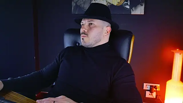 Snapshot of AngeloEric chatting on 01/14/25, 05:08 AngeloEric online show from 01/14/25, 05:08