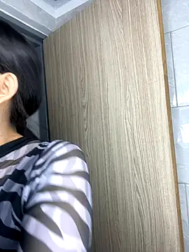 lilithTeen1  online show from 11/05/25, 08:09