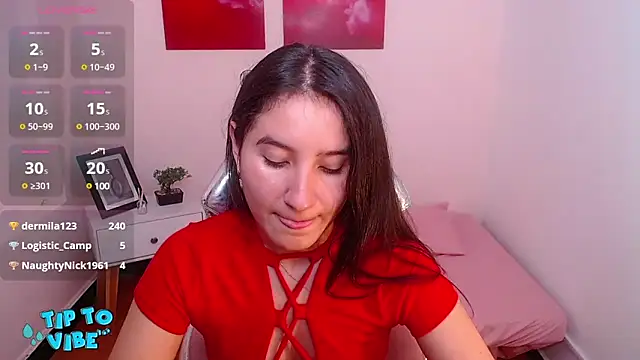 Snapshot of sweetyy_lollipop chatting on 12/30/24, 11:28 sweetyy lollipop online show from 12/30/24, 11:28