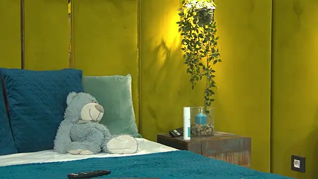 Snapshot of NattyDevon chatting on 10/09/25, 05:27 NattyDevon online show from 10/09/25, 05:27