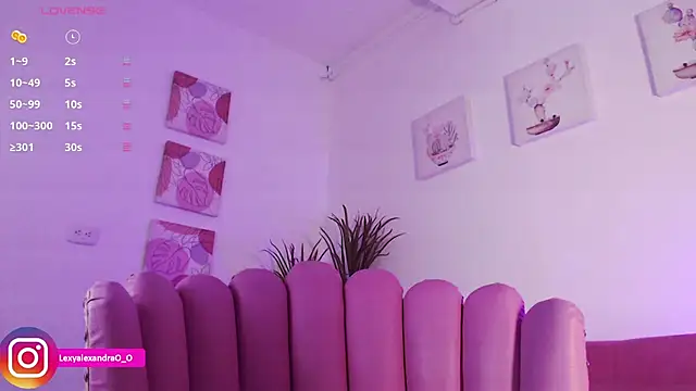 Snapshot of Lexyjoycce chatting on 01/29/25, 12:01 Lexyjoycce online show from 01/29/25, 12:01