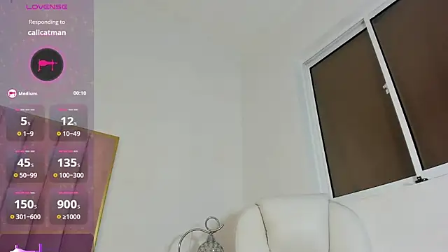 Snapshot of JenyWells chatting on 12/24/24, 11:55 JenyWells online show from 12/24/24, 11:55