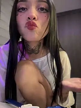 Snapshot of ANDREA_FERRY chatting on 02/01/25, 03:41 ANDREA FERRY online show from 02/01/25, 03:41
