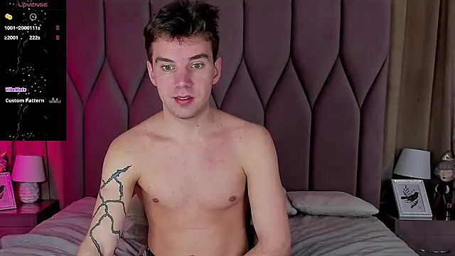 ArthurWhitee online show from 02/04/25, 03:54