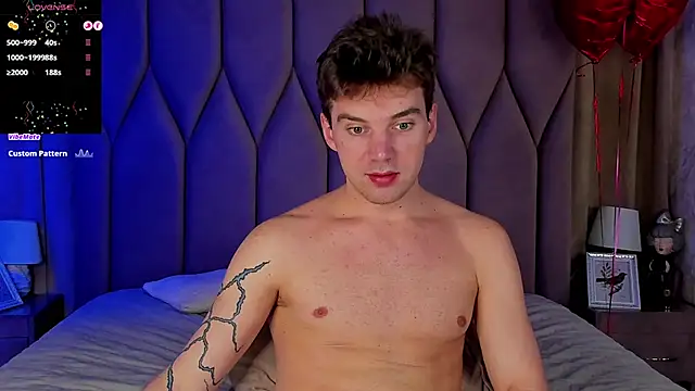 ArthurWhitee online show from 02/09/25, 03:53