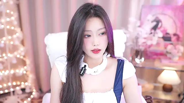 Snapshot of YINGTao-168 chatting on 02/24/25, 04:49 YINGTao-168 online show from 02/24/25, 04:49
