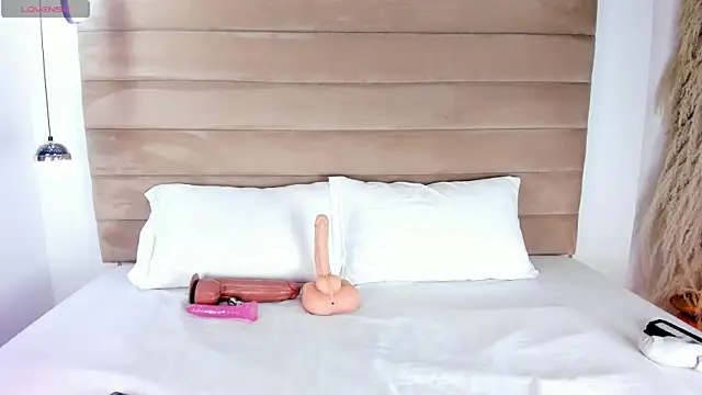 Snapshot of IsabellaJonns chatting on 02/09/25, 04:25 IsabellaJonns online show from 02/09/25, 04:25