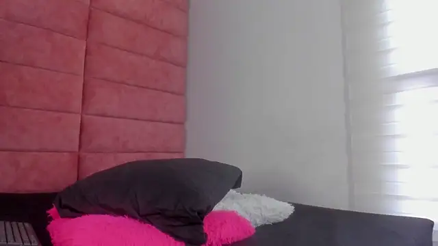 Hanna lens online show from 11/14/25, 08:07