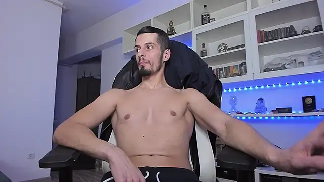 Snapshot of ToddClaytonn chatting on 12/08/24, 10:36 ToddClaytonn online show from 12/08/24, 10:36