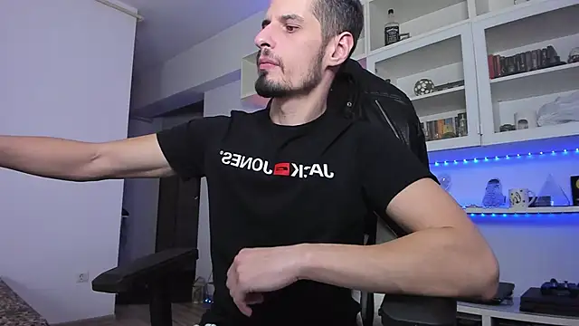 Snapshot of ToddClaytonn chatting on 12/14/24, 12:11 ToddClaytonn online show from 12/14/24, 12:11