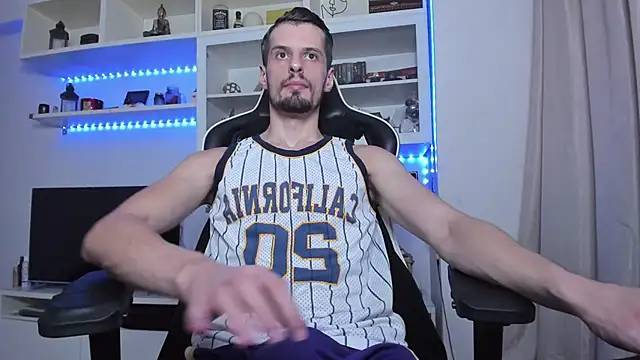 Snapshot of ToddClaytonn chatting on 10/15/25, 07:47 ToddClaytonn online show from 10/15/25, 07:47