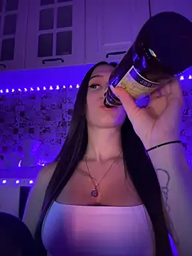 EricaWalls online show from 12/15/24, 06:04