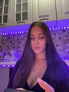 EricaWalls online show from 12/22/24, 03:33