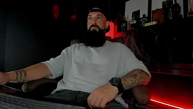 Snapshot of axxelrich_ chatting on 10/06/25, 04:21 axxelrich online show from 10/06/25, 04:21