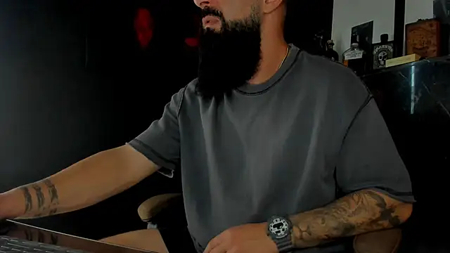 Snapshot of axxelrich_ chatting on 10/09/25, 05:49 axxelrich online show from 10/09/25, 05:49