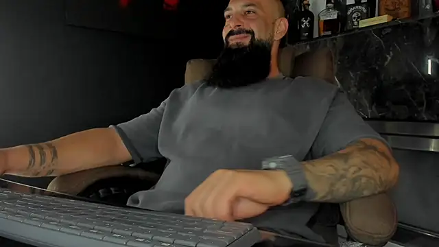 Snapshot of axxelrich_ chatting on 10/09/25, 05:55 axxelrich online show from 10/09/25, 05:55