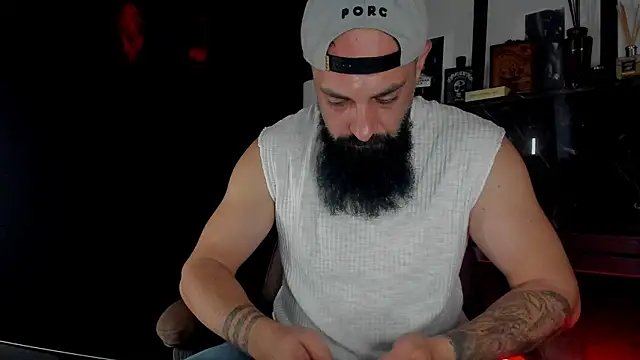 Snapshot of axxelrich_ chatting on 10/11/25, 05:28 axxelrich online show from 10/11/25, 05:28