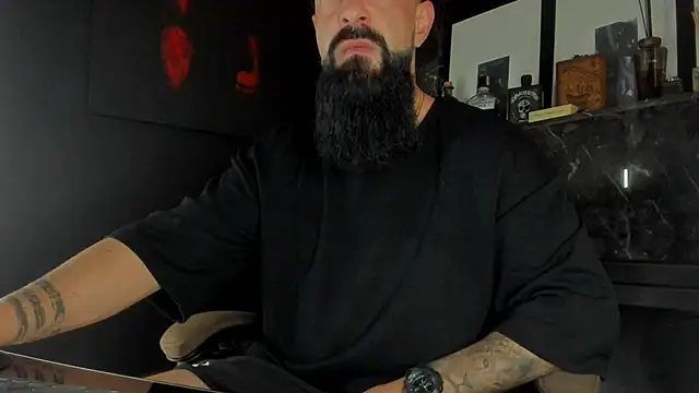 Snapshot of axxelrich_ chatting on 10/20/25, 03:40 axxelrich online show from 10/20/25, 03:40