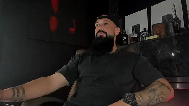 Snapshot of axxelrich_ chatting on 10/25/25, 04:09 axxelrich online show from 10/25/25, 04:09