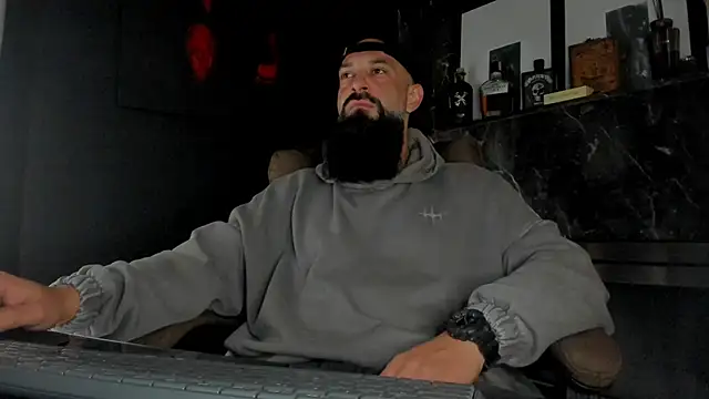 Snapshot of axxelrich_ chatting on 11/01/25, 04:36 axxelrich online show from 11/01/25, 04:36