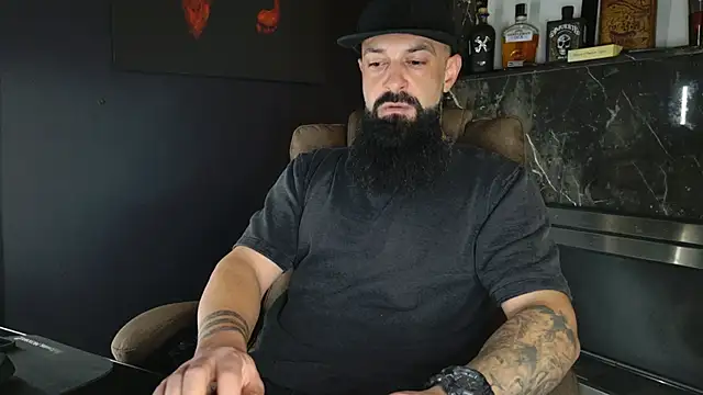 Snapshot of axxelrich_ chatting on 11/10/25, 05:06 axxelrich online show from 11/10/25, 05:06