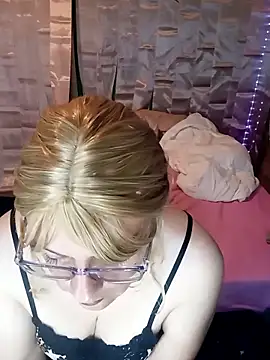 JOSSYANNE online show from 09/16/25, 02:01