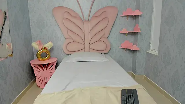 MaddyCute4u online show from 02/12/25, 11:40