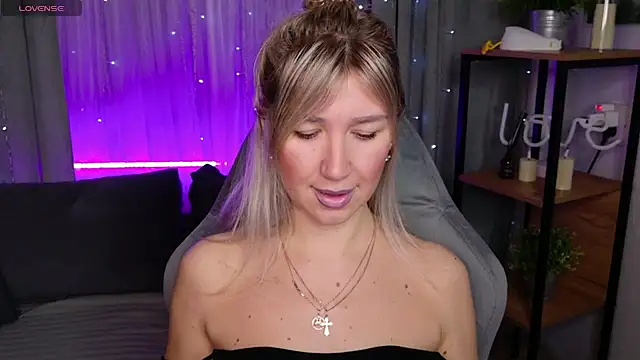 MilaBott online show from 11/21/25, 08:18