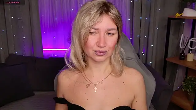 MilaBott online show from 11/23/25, 08:19