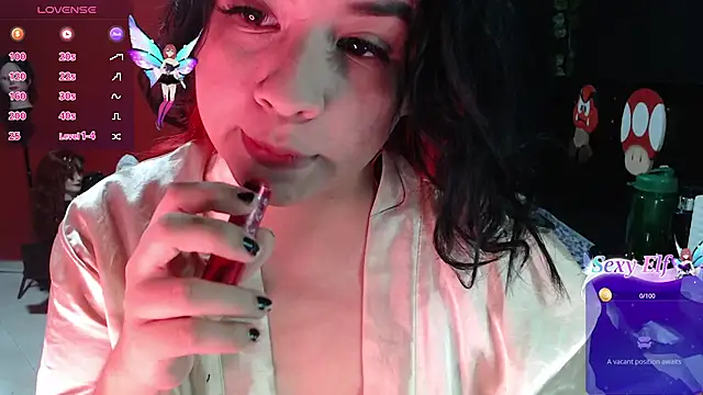 Snapshot of MaggaCass chatting on 12/06/24, 12:34 MaggaCass online show from 12/06/24, 12:34