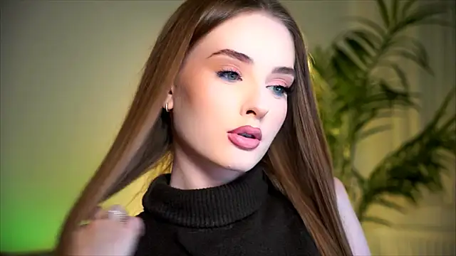 petitegonwiild online show from 10/27/25, 08:13