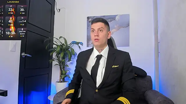 Yeiko Romero  online show from 10/15/25, 09:15