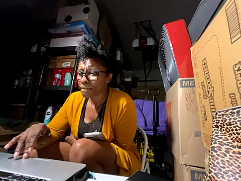 Snapshot of wynterheat chatting on 10/12/25, 04:50 wynterheat online show from 10/12/25, 04:50