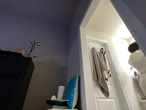 Snapshot of wynterheat chatting on 11/10/25, 06:18 wynterheat online show from 11/10/25, 06:18