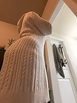 Snapshot of wynterheat chatting on 11/11/25, 06:24 wynterheat online show from 11/11/25, 06:24