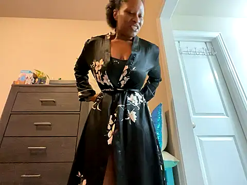 Snapshot of wynterheat chatting on 11/15/25, 05:38 wynterheat online show from 11/15/25, 05:38