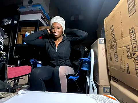 Snapshot of wynterheat chatting on 11/26/25, 08:37 wynterheat online show from 11/26/25, 08:37